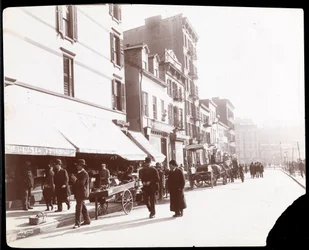 Vista de vendedores ambulantes vendiendo frutas, Nueva York, 1898